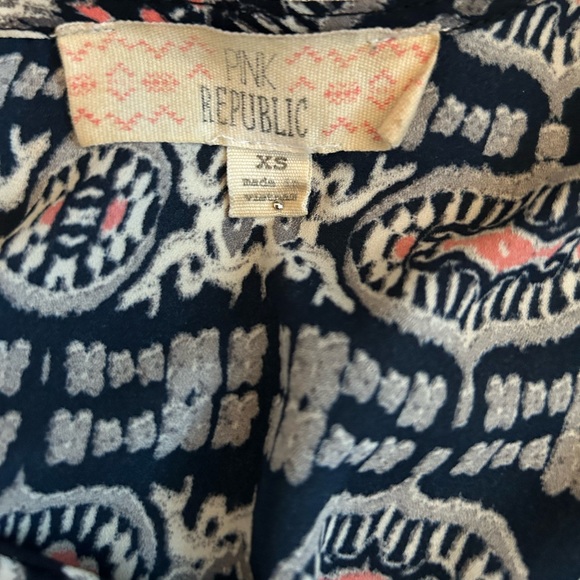 Pink Republic Cap Sleeve Casual Blouse - Picture 3 of 6